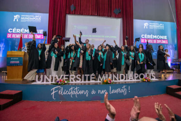 mundiapolis 57 600x400 - L’Université Mundiapolis fête ses lauréats lors d’une cérémonie de remise des diplômes de l’année universitaire 2022-2023