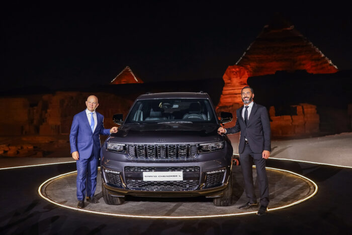 egyptgrandcherokeelcoverpicture 66d6faa3d9a3c scaled - Automobile: Stellantis préfère l'Egypte pour la production de la Jeep Grand Cherokee L