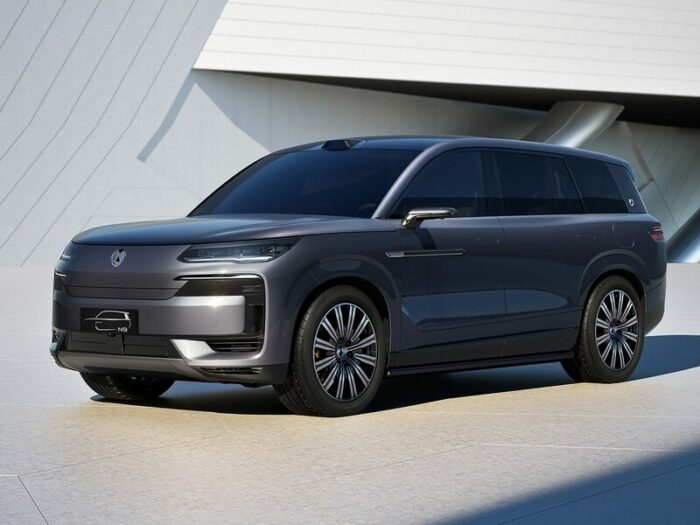 1888c651 denza n9 voici le nouveau flagship de byd le plus grand concurrent de tesla  w800 scaled - Denza N9 : le nouveau SUV premium de BYD, rival direct de Tesla