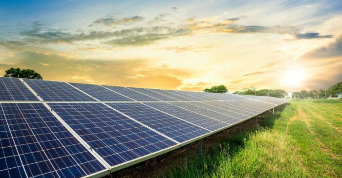 4e1c0b4109 50189859 record efficacite cellule solaire scaled - Le Maroc mise sur l’énergie solaire pour révolutionner l’irrigation agricole