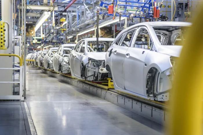 Auto Plusieurs usines de constructions automobiles fusionnent en Algerie scaled - Tanger accueille une nouvelle usine de composants plastiques pour l'automobile