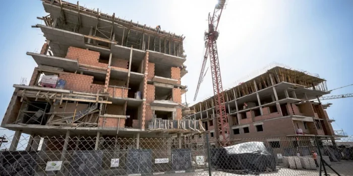 JUNTVWQJYNF3NEB4F7534IEGN4 scaled - Logement : Un budget 2025 de 4,6 milliards de dirhams pour soutenir les aides au logement
