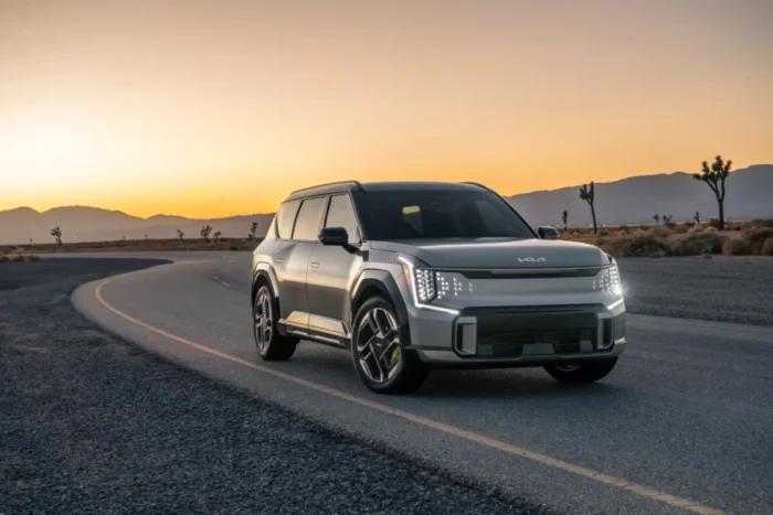 kia ev9 gt dynamique avat 1200x801 1 scaled - KIA dévoile une voiture électrique ultra-performante qui s’attaque au Tesla Model X