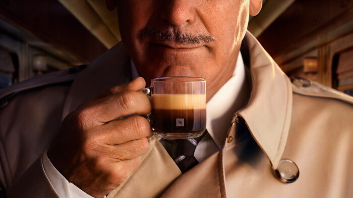H296352 P746383 Social Statics Launch awareness FB IG KV4 mystery detective  16x9 Organic GC 2025 1 1 scaled - GEORGE CLOONEY DEVIENT LE DETECTIVE GEORGE DANS LA NOUVELLE CAMPAGNE DE NESPRESSO
