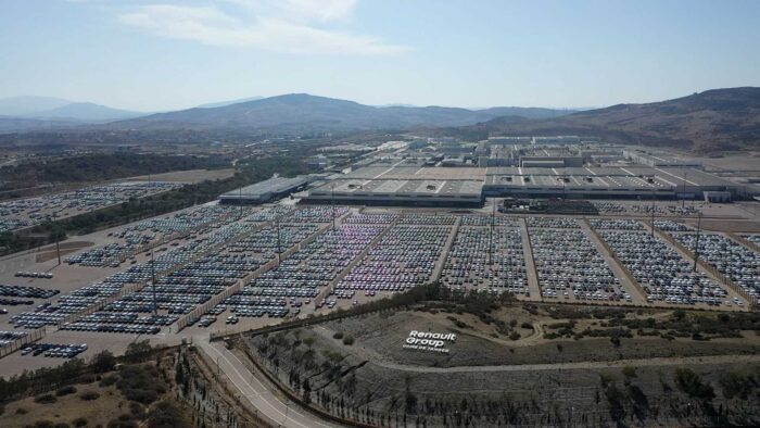 Renault Group Maroc Usine de Tanger scaled - Renault Group Maroc : leader industriel et commercial en 2024 avec 413 614 véhicules produits
