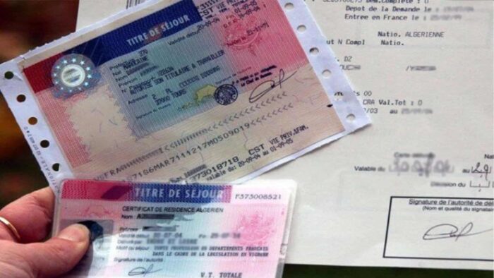 Titre de Sejour scaled - Séjour en France : les Marocains en tête des bénéficiaires en 2024
