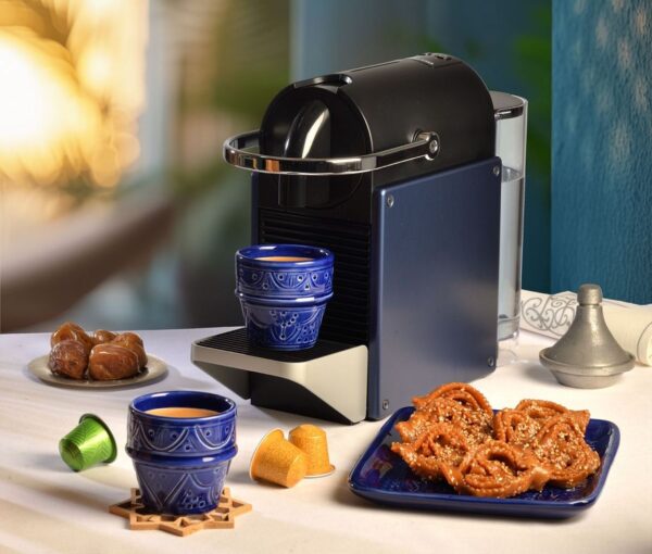 NESPRESOS X CHABI CHIC 600x510 - Ce Ramadan, Nespresso s’associe à Chabi Chic pour offrir des tasses artisanales aux saveurs marocaines