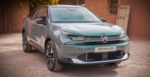 lancement citroen c4 restylee 2025 600x311 - Citroën Maroc lance les nouvelles C4 et C4 X
