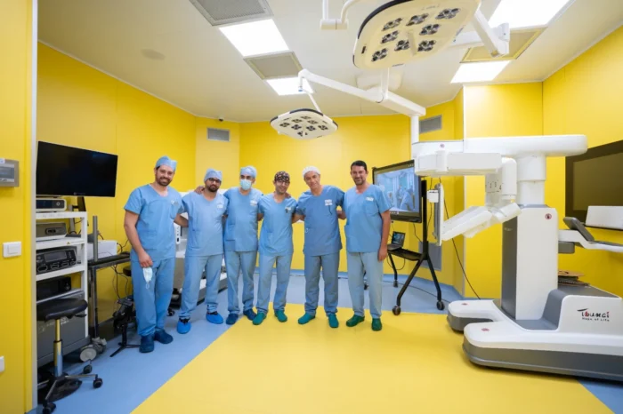 akdital scaled - Le groupe Akdital annonce la réussite de la première opération de Téléchirurgie au Maroc entre deux de ses établissements à Casablanca et à Laâyoune