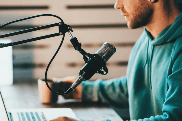 podcast 600x399 - Le podcast, nouvel outil clé dans l’arsenal marketing des marques
