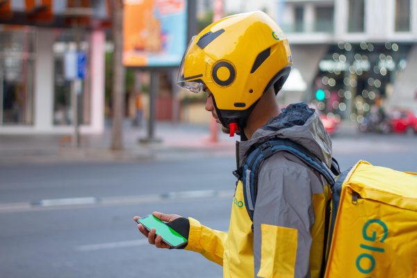 Glovo 1 600x400 - Glovo Maroc acte un accord avec le Conseil de la Concurrence et s'engage pour plus de transparence et d'équité