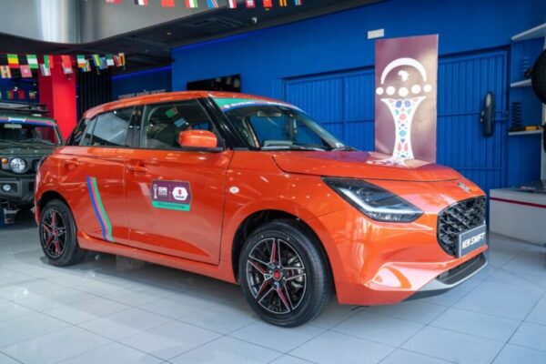 CAN 2025 : Suzuki joue l’interaction avec les supporters et dévoile deux éditions limitées Swift et Jimny Photo Suzuki 3 600x400 - CAN 2025 : Suzuki joue l’interaction avec les supporters et dévoile deux éditions limitées Swift et Jimny