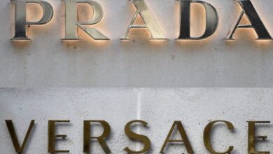 prada versace 390x220 - Prada rachète Versace pour relancer le luxe milanais