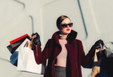 jeunes marques 220x150 - Les attentes des jeunes générations envers les marques en ligne en 2026