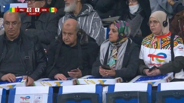 malvoyant stade 600x338 - CAN 2025 : au Maroc, des stades pensés aussi pour les supporters aveugles et malvoyants