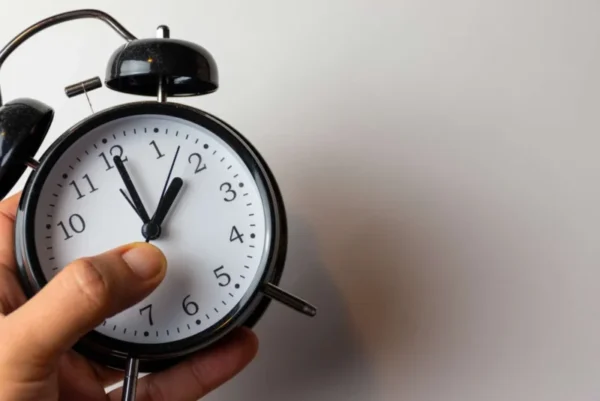 heure ete 600x401 - Ramadan 2026: Retour à l’heure GMT le dimanche 15 février à 03H00