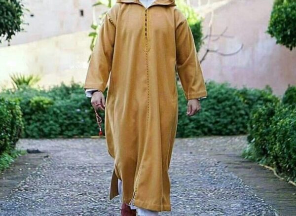 jellaba 600x438 - Ramadan : le vêtement traditionnel entre héritage culturel et moteur économique