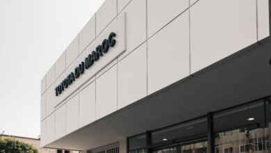 Toyota showroom Casa 2 390x220 - Toyota reste le premier constructeur automobile mondial avec 11,3 millions de ventes en 2025