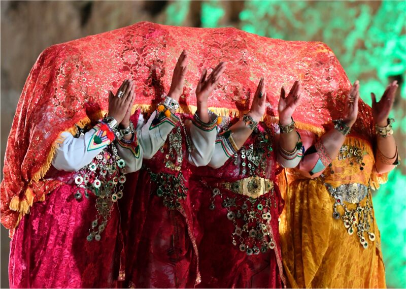 femmes voilees - Festival des Arts Populaires : Marrakech accueille la 55e édition du 2 au 6 juillet 2026