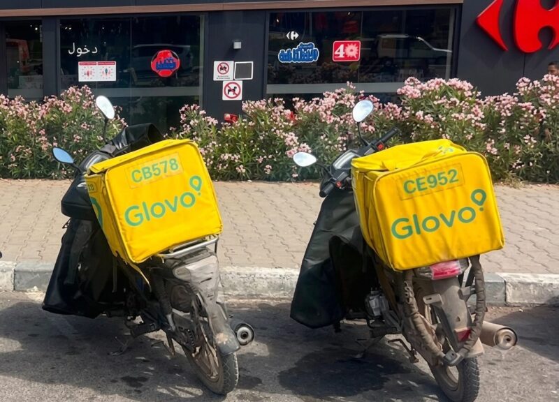 Glovo renforce la sécurité routière avec des sacs de livraison numérotés